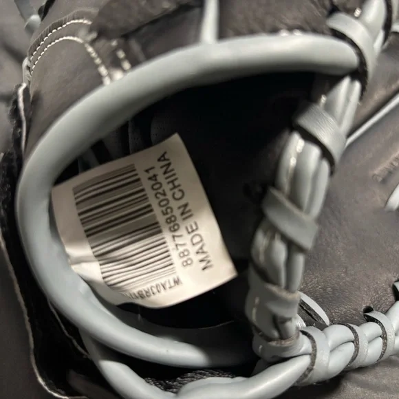 NWT Wilson A360 Youth Black Baseball Glove - Picture 6 of 7